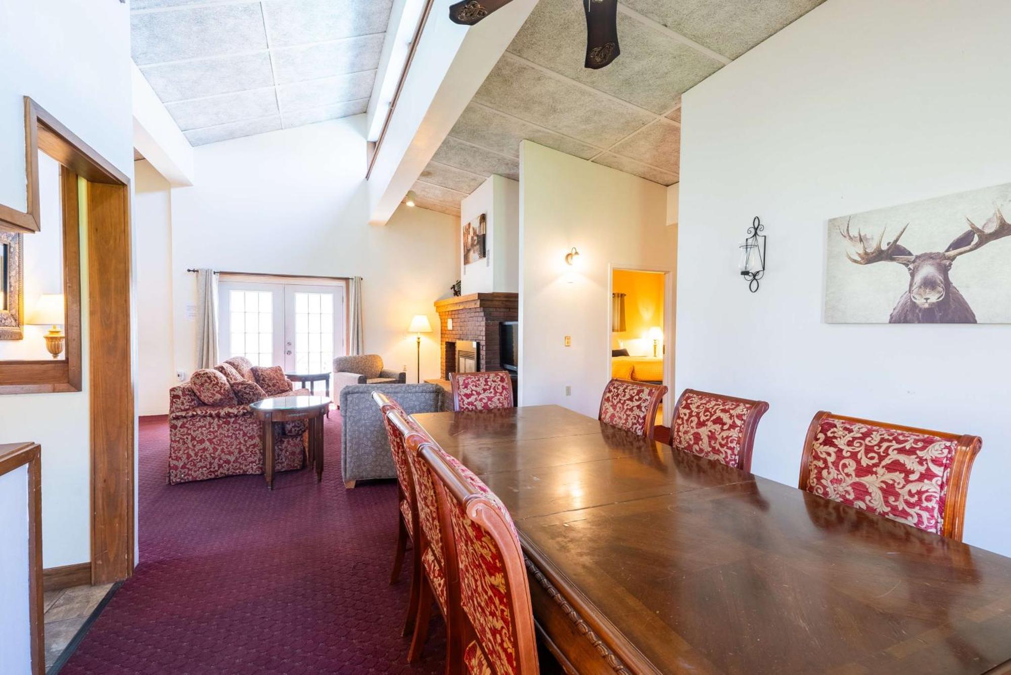 Fireside Inn And Suites Bangor Exterior photo